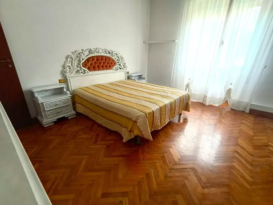 Immagine 22 di Appartamento in vendita  a Massa