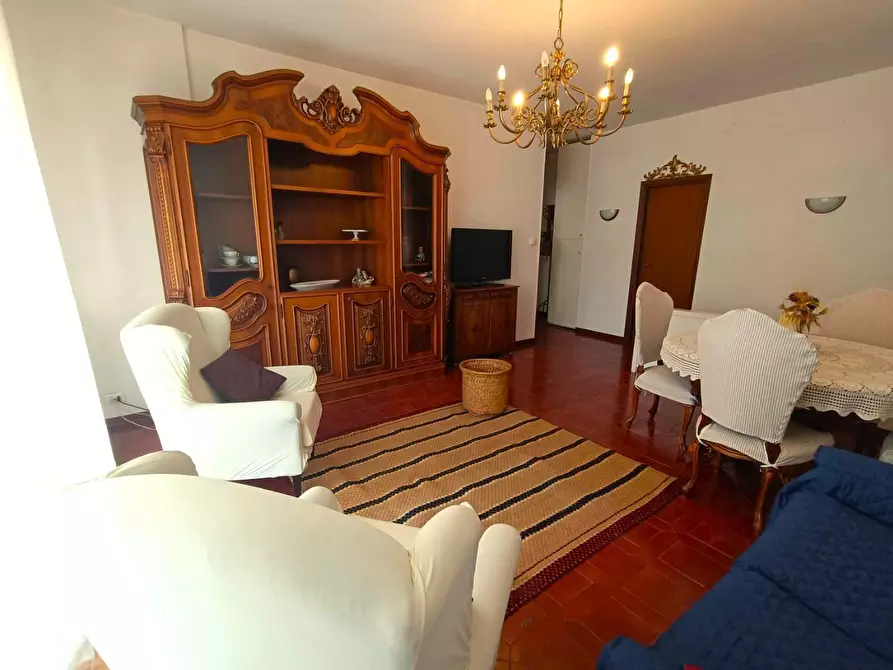 Immagine 8 di Appartamento in vendita  a Massa