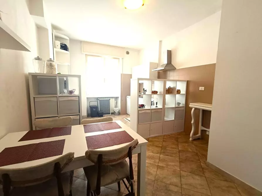 Immagine 11 di Appartamento in vendita  a Massa