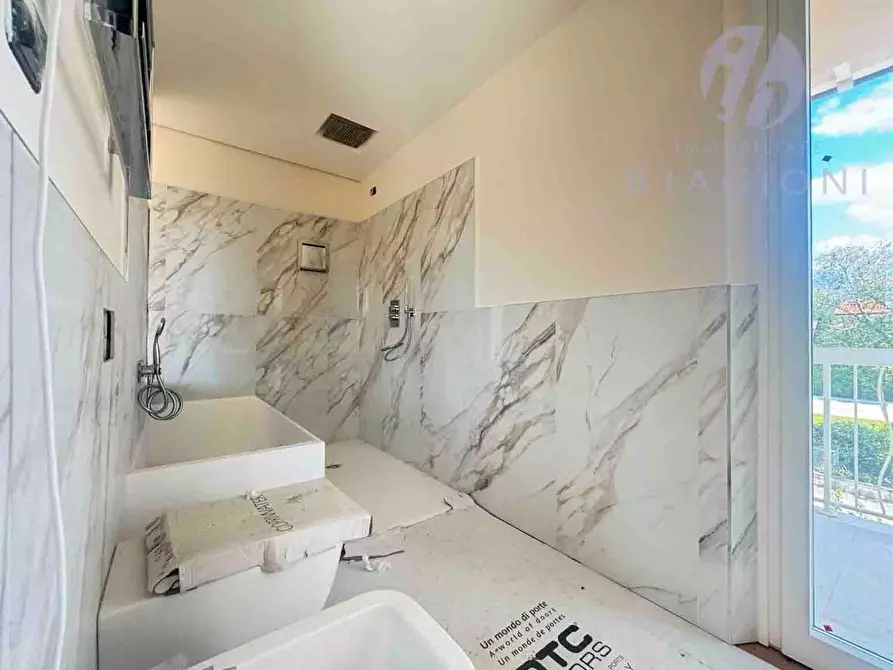 Immagine 10 di Villa in vendita  a Forte Dei Marmi