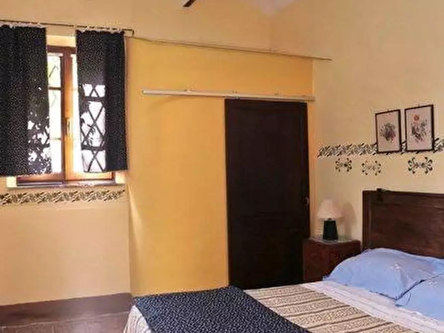Immagine 3 di Casa colonica in vendita  a Buonconvento
