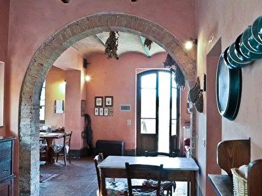Immagine 11 di Casa colonica in vendita  a Buonconvento