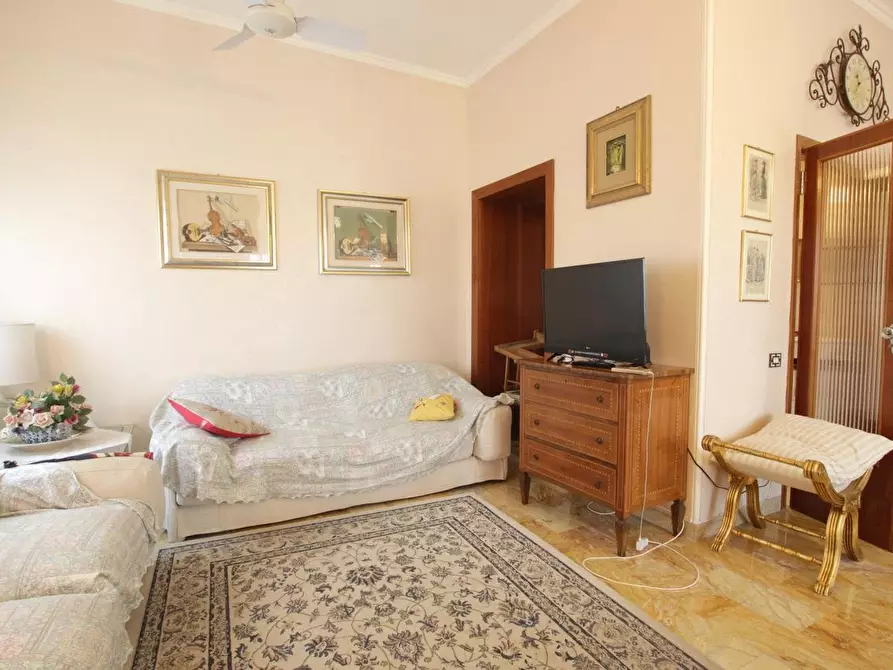 Immagine 5 di Appartamento in vendita  a Siena