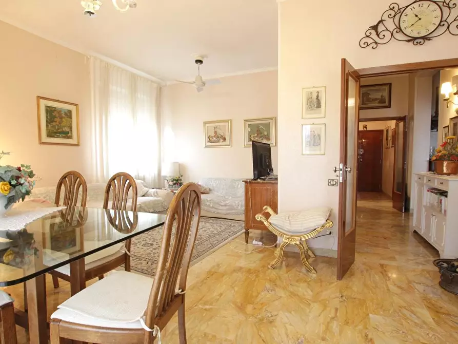 Immagine 2 di Appartamento in vendita  a Siena