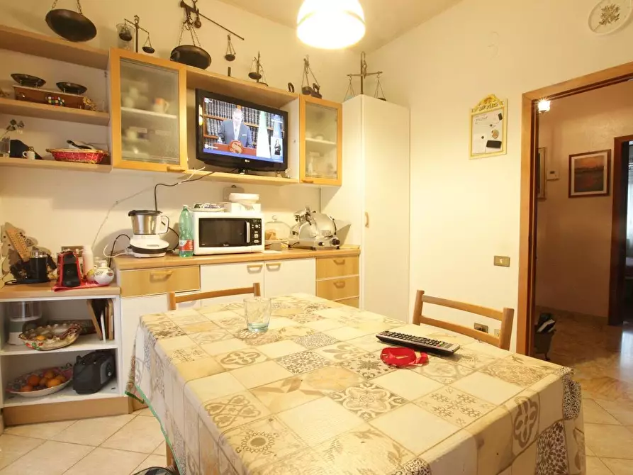 Immagine 9 di Appartamento in vendita  a Siena