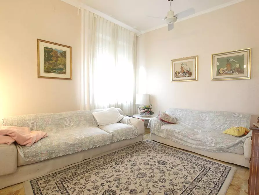 Immagine 4 di Appartamento in vendita  a Siena