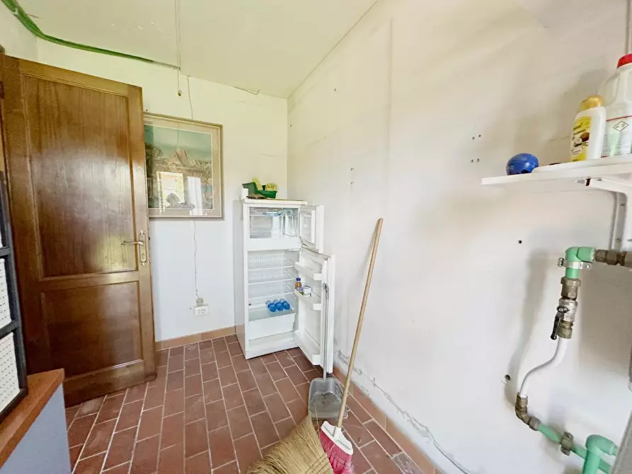 Immagine 9 di Villa in vendita  a Lucca