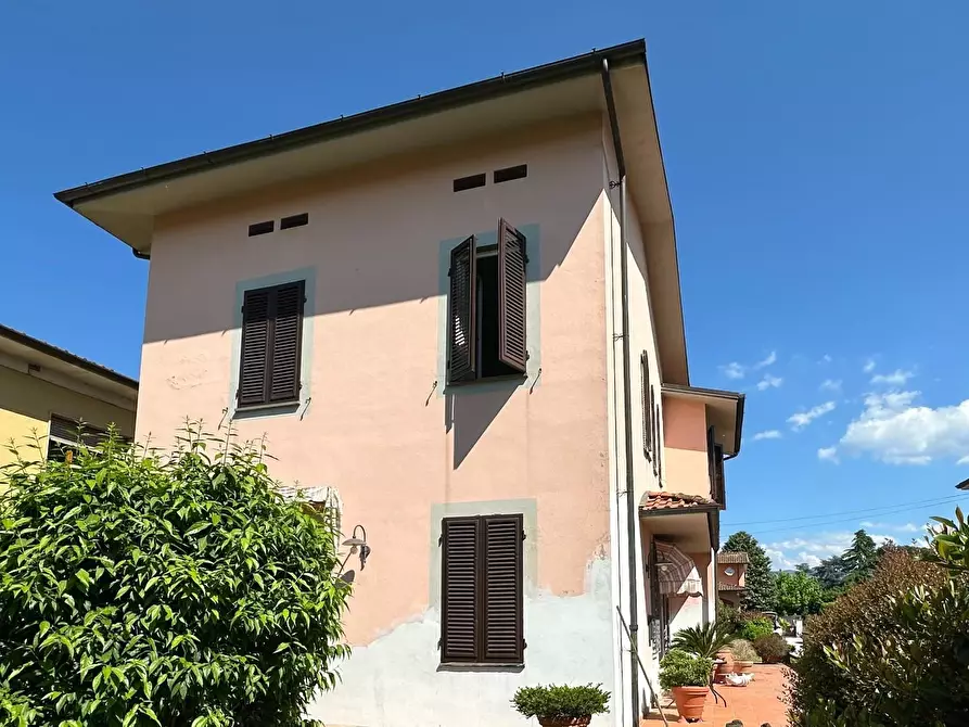 Immagine 24 di Villa in vendita  a Lucca