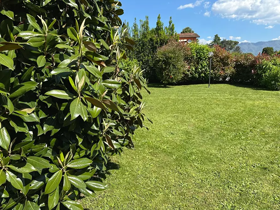 Immagine 22 di Villa in vendita  a Lucca