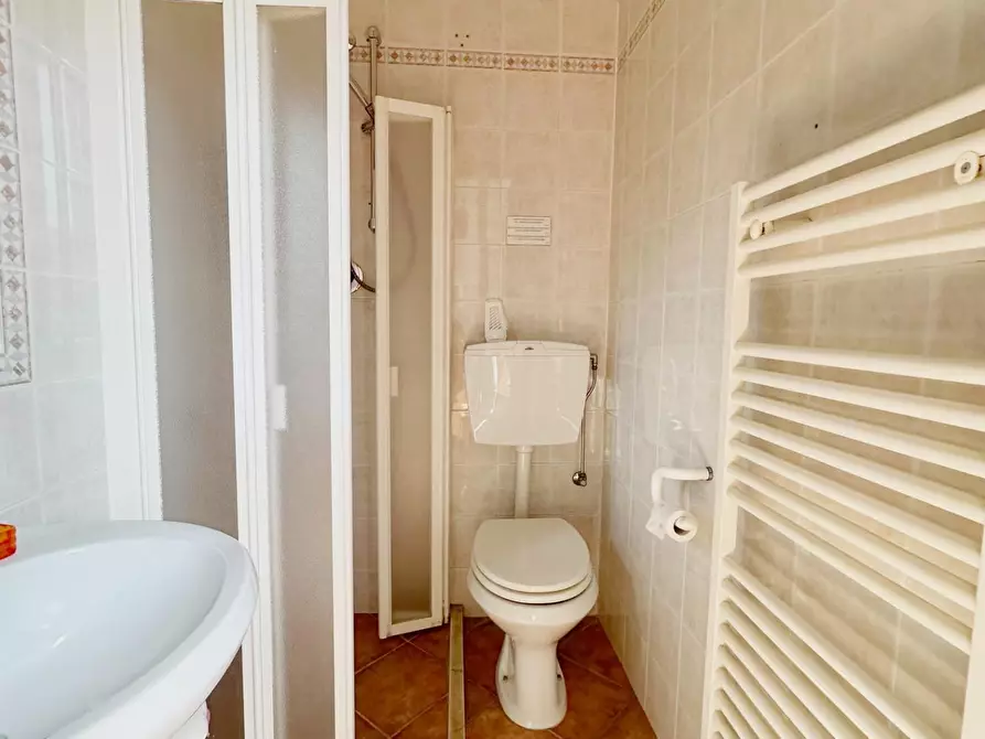 Immagine 12 di Villa in vendita  a Lucca