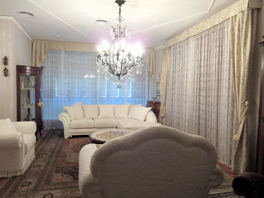 Immagine 3 di Villa in vendita  a Vinci