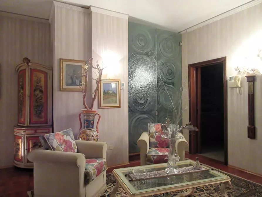 Immagine 6 di Villa in vendita  a Vinci