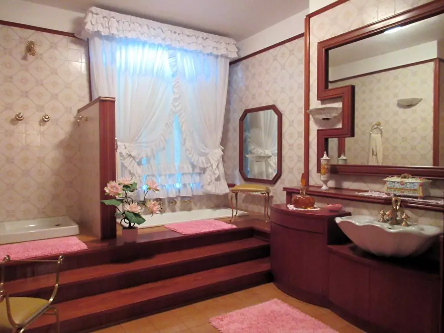 Immagine 12 di Villa in vendita  a Vinci