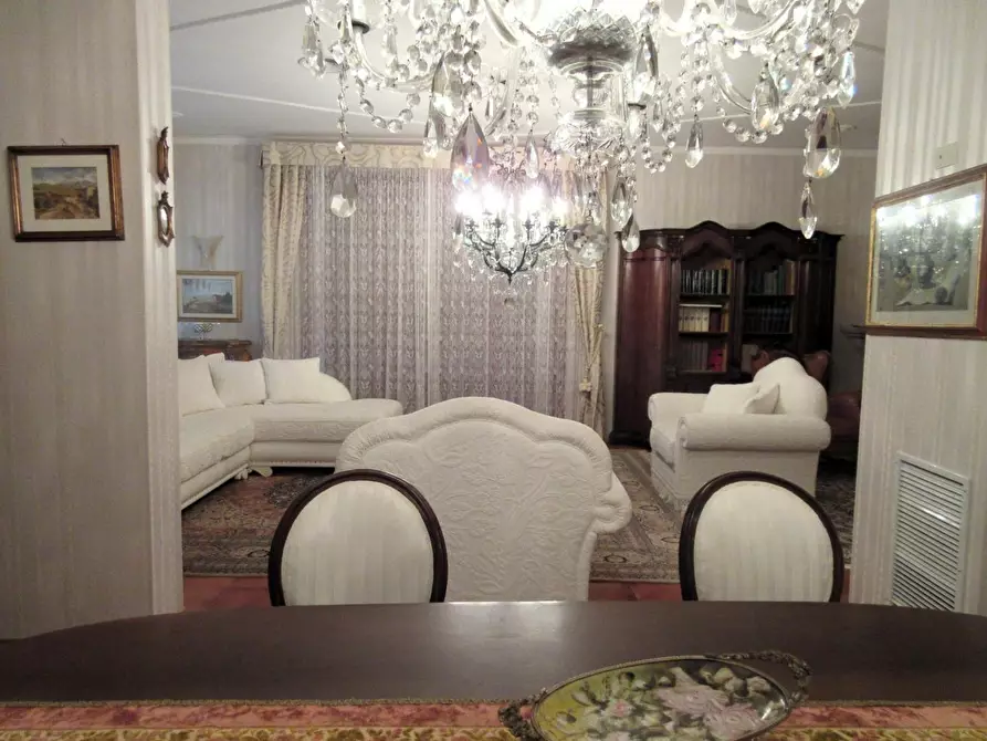 Immagine 4 di Villa in vendita  a Vinci