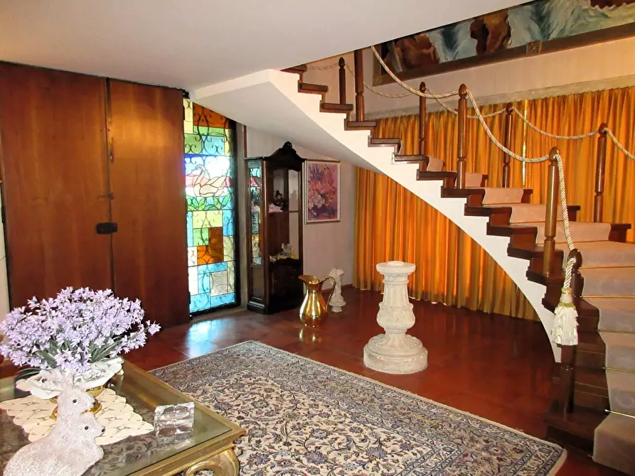 Immagine 1 di Villa in vendita  a Vinci