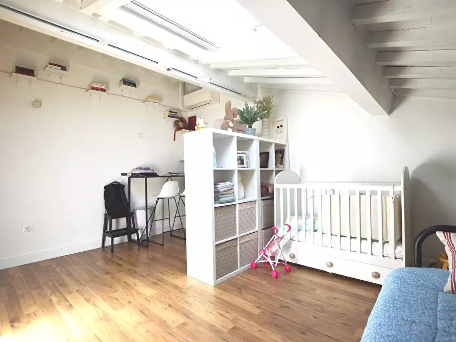 Immagine 20 di Mansarda in vendita  a Lucca