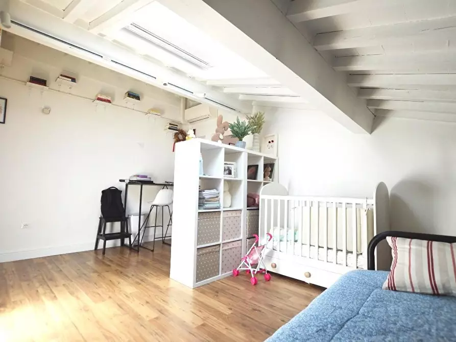 Immagine 22 di Mansarda in vendita  a Lucca