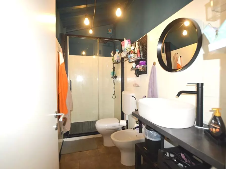 Immagine 10 di Mansarda in vendita  a Lucca