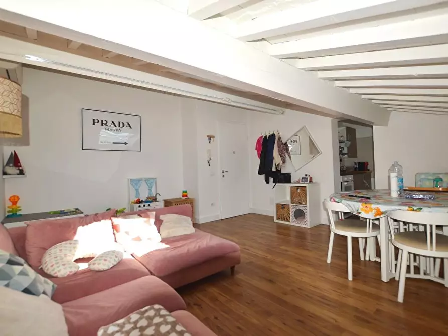 Immagine 3 di Mansarda in vendita  a Lucca