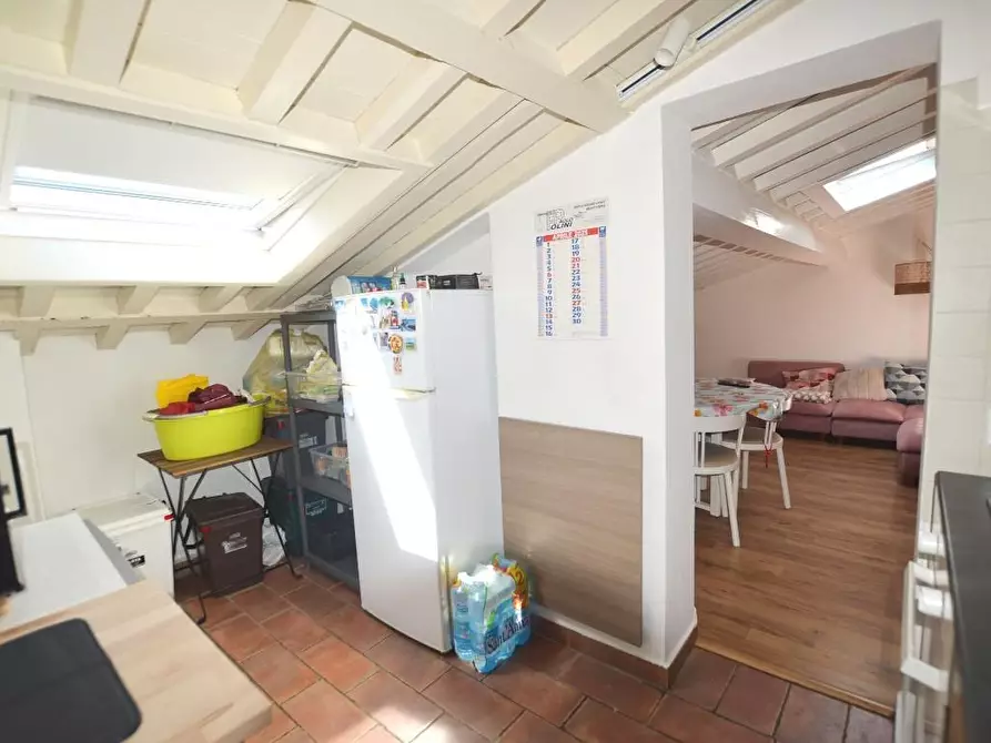 Immagine 8 di Mansarda in vendita  a Lucca