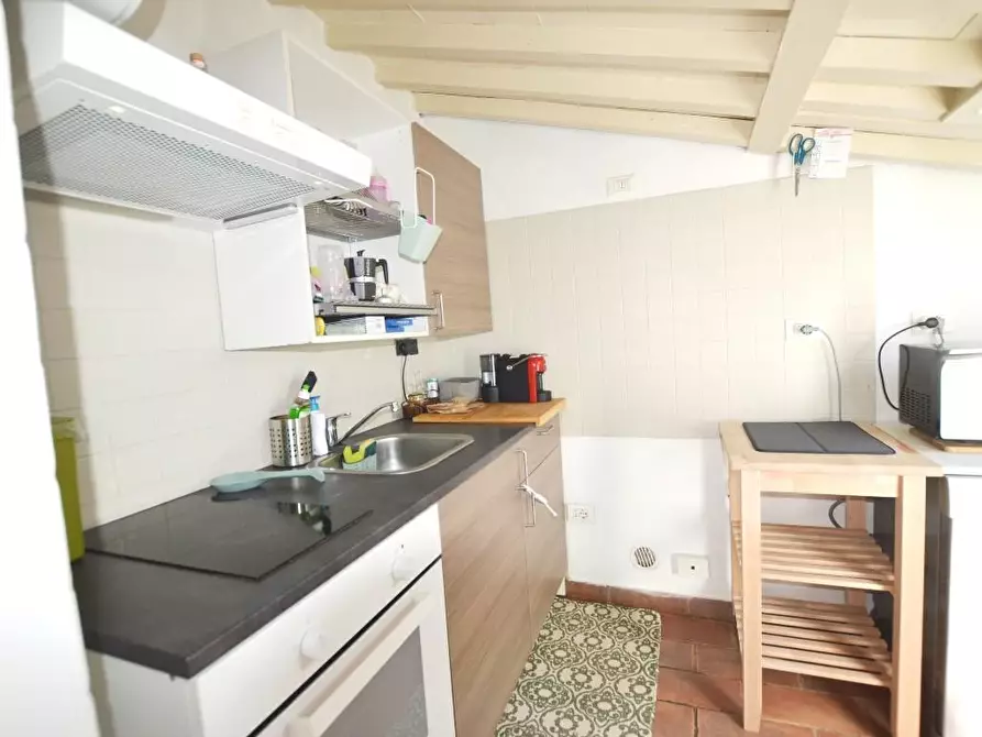 Immagine 5 di Mansarda in vendita  a Lucca