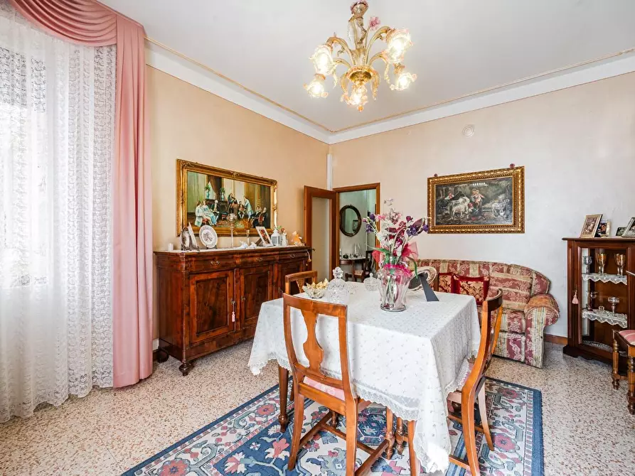 Immagine 2 di Appartamento in vendita  a Reggio Nell'emilia