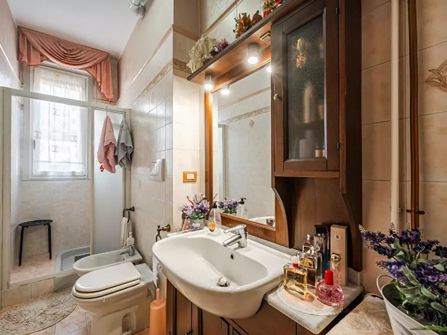 Immagine 13 di Appartamento in vendita  a Reggio Nell'emilia