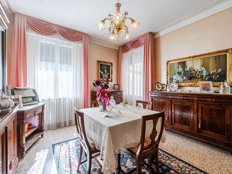 Immagine 3 di Appartamento in vendita  a Reggio Nell'emilia