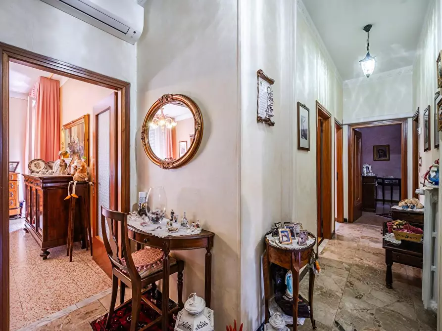 Immagine 5 di Appartamento in vendita  a Reggio Nell'emilia