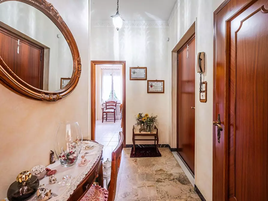 Immagine 4 di Appartamento in vendita  a Reggio Nell'emilia