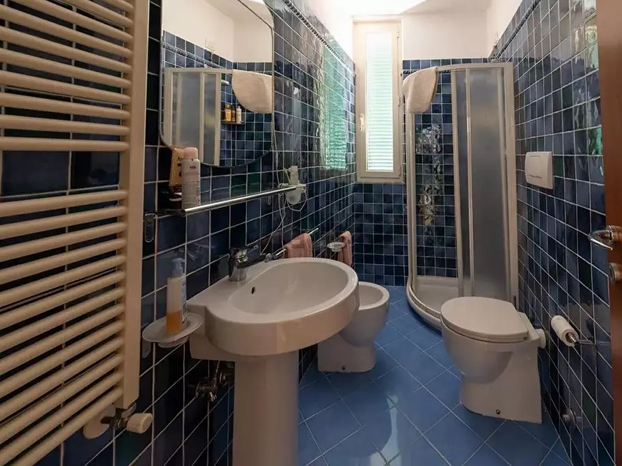 Immagine 15 di Appartamento in vendita  a Viareggio