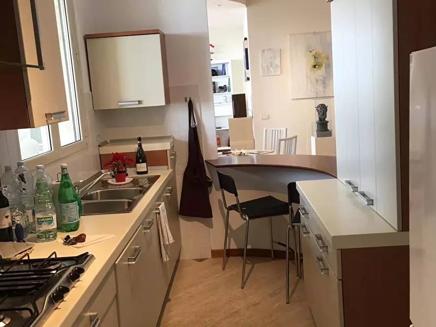 Immagine 4 di Appartamento in vendita  a Viareggio