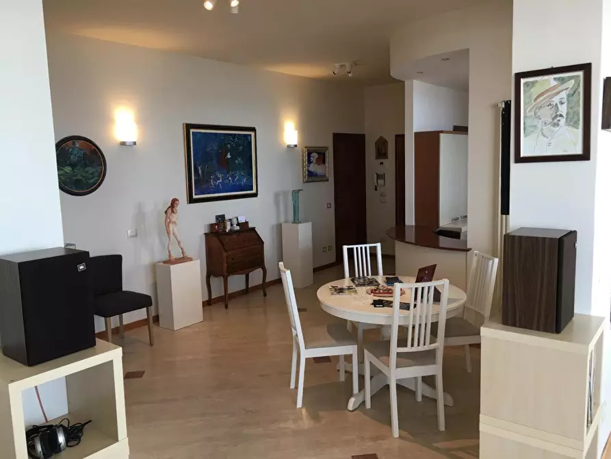 Immagine 6 di Appartamento in vendita  a Viareggio