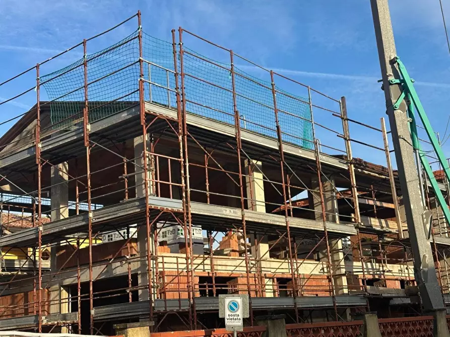 Immagine 15 di Casa trifamiliare in vendita  a Castelnuovo Magra