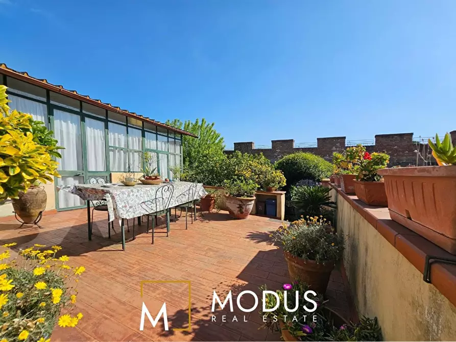 Immagine 17 di Villa in vendita  a Pisa