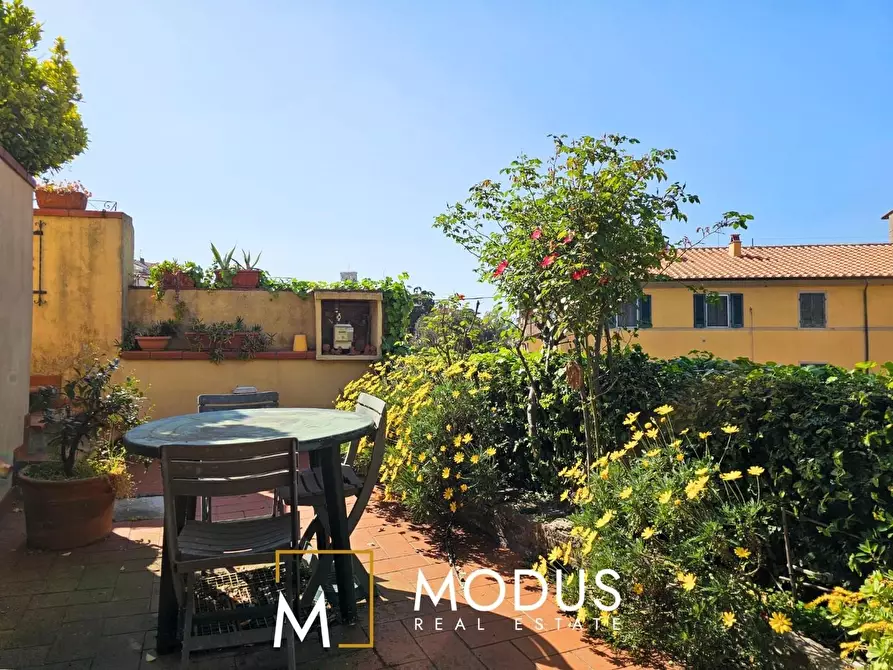 Immagine 21 di Villa in vendita  a Pisa