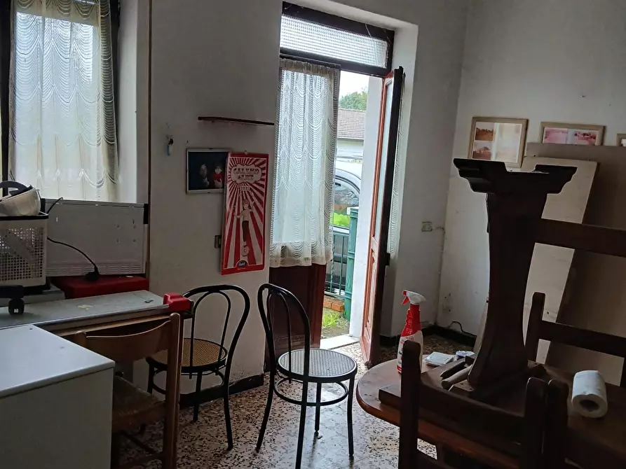 Immagine 5 di Deposito in vendita  a Castelnuovo Magra