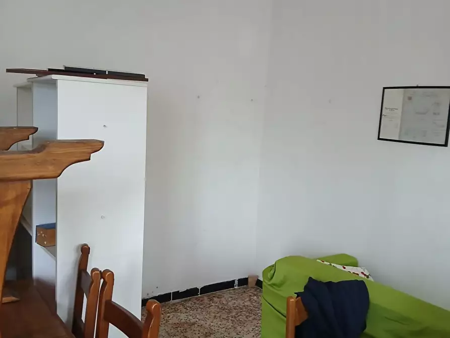 Immagine 3 di Deposito in vendita  a Castelnuovo Magra