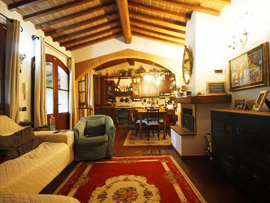 Immagine 8 di Casa colonica in vendita  a Vinci