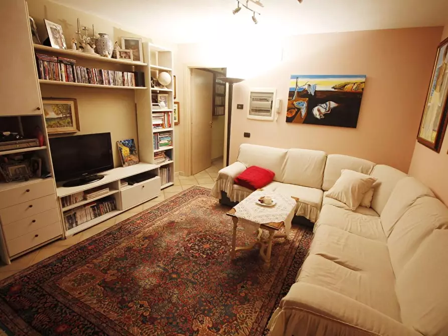 Immagine 18 di Casa colonica in vendita  a Vinci