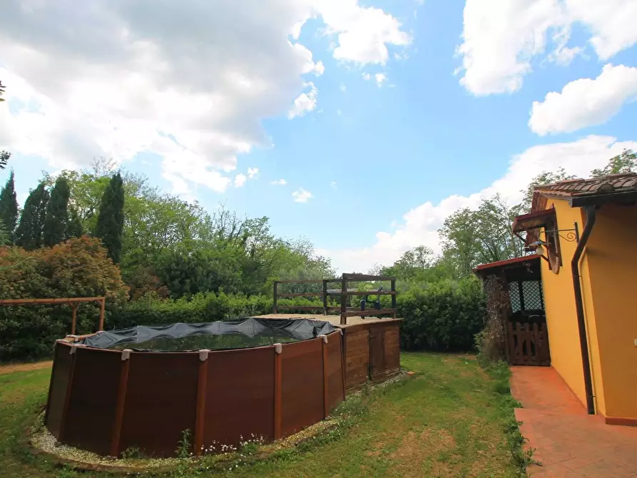 Immagine 26 di Casa colonica in vendita  a Vinci