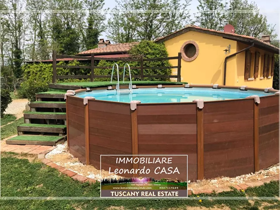 Immagine 1 di Casa colonica in vendita  a Vinci