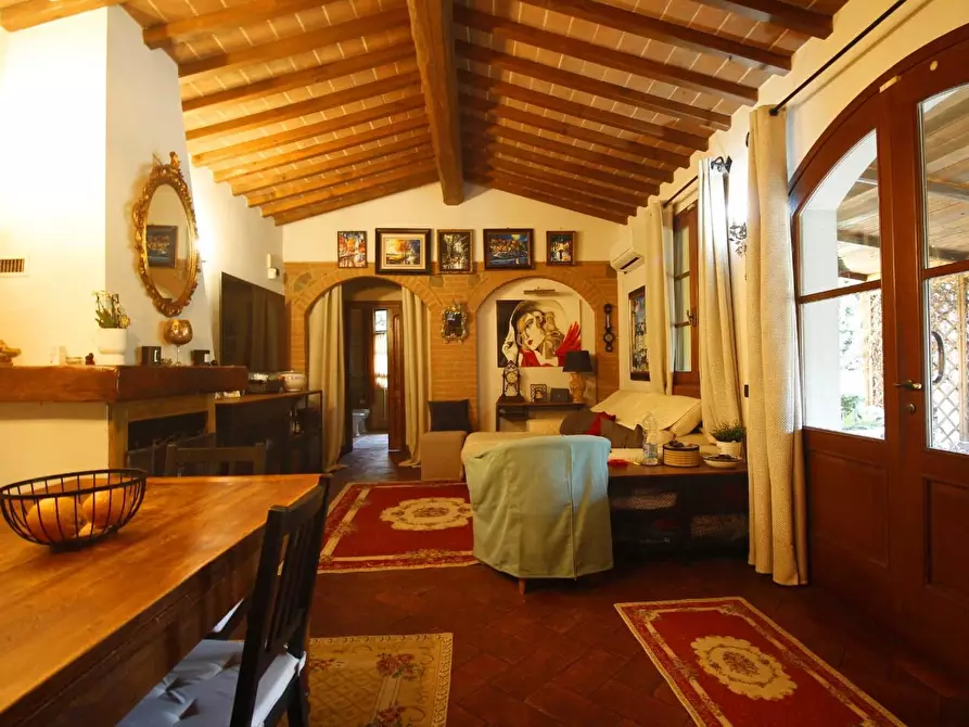 Immagine 7 di Casa colonica in vendita  a Vinci