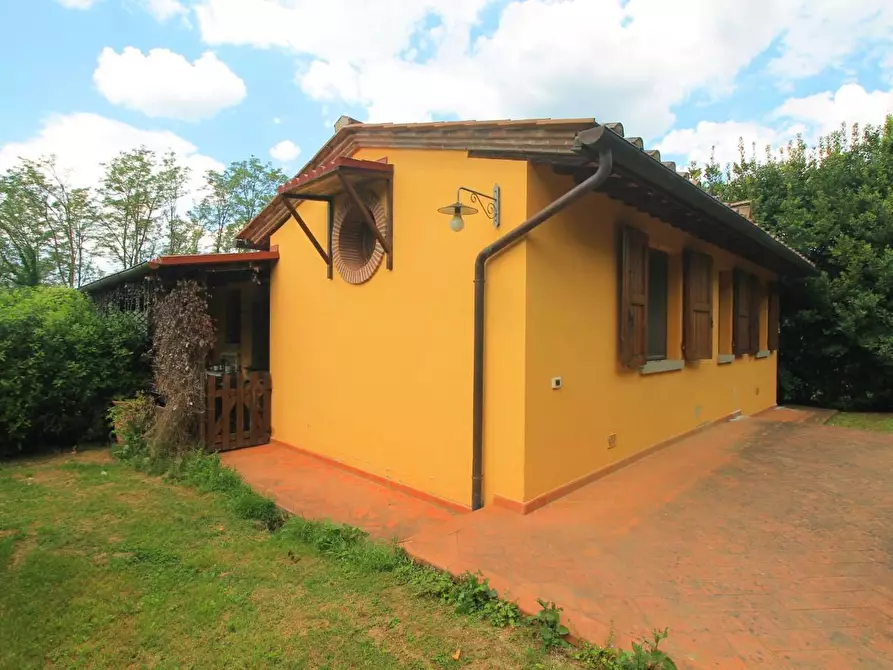 Immagine 25 di Casa colonica in vendita  a Vinci