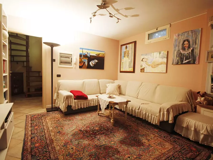 Immagine 20 di Casa colonica in vendita  a Vinci