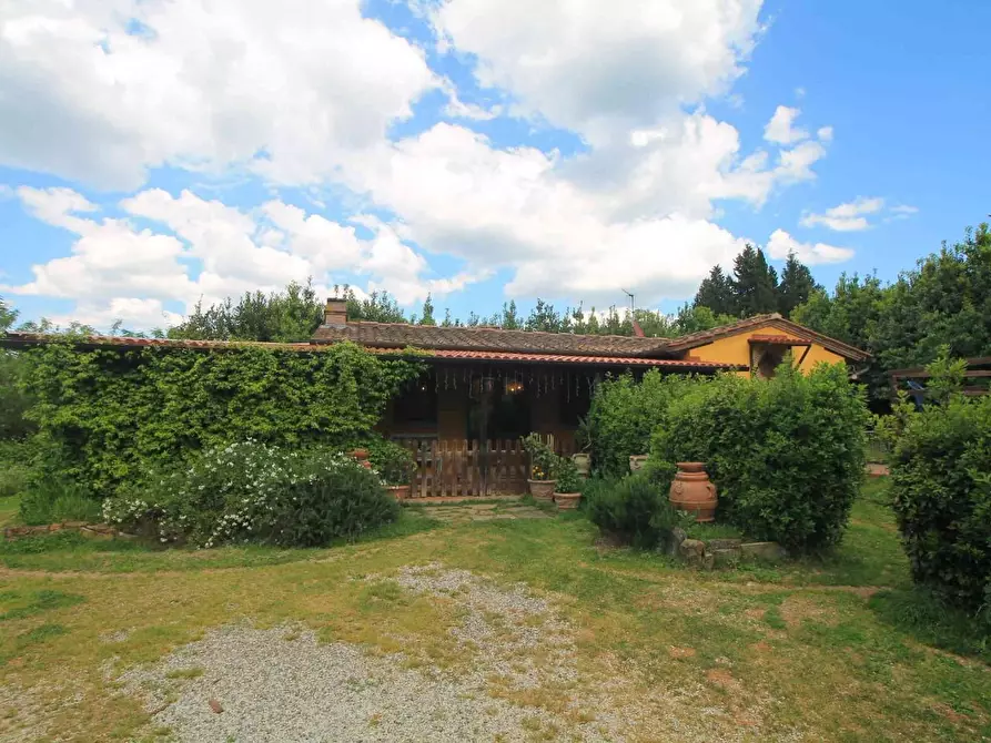 Immagine 23 di Casa colonica in vendita  a Vinci