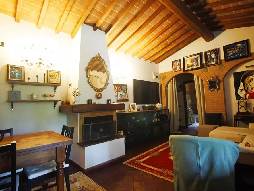 Immagine 10 di Casa colonica in vendita  a Vinci