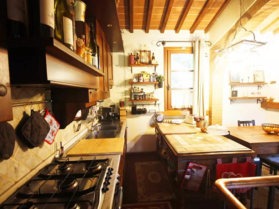 Immagine 13 di Casa colonica in vendita  a Vinci