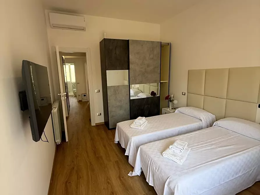 Immagine 17 di Appartamento in vendita  a Viareggio