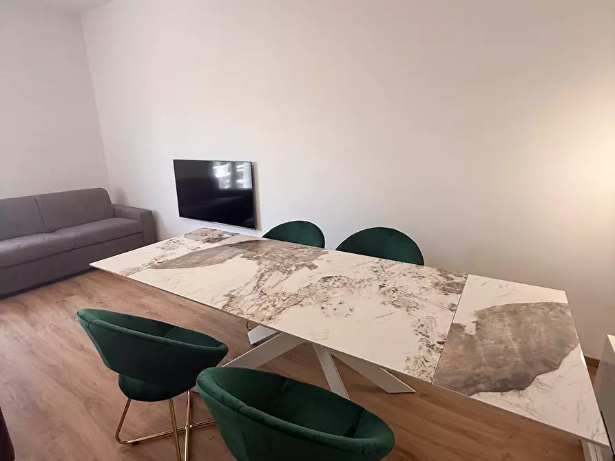 Immagine 5 di Appartamento in vendita  a Viareggio